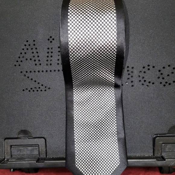 Tie - Picture 1 of 4